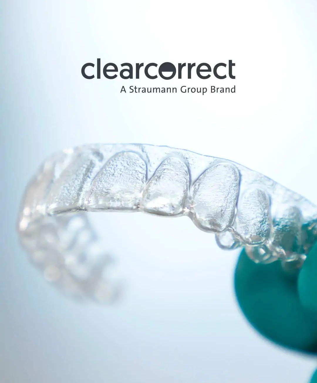 ClearCorrect Straumann Group acima de alinhador transparente na Smile Center em José Bonifácio, Zona Leste SP.
